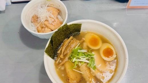 特製ラーメン(しお)と鶏のづけ丼