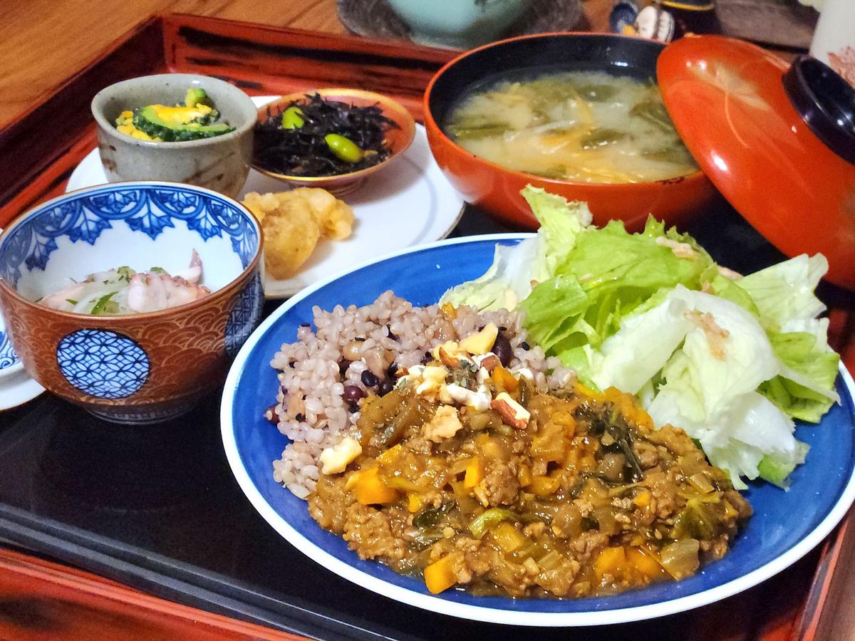 メインとおかず4品、デザート、ドリンクまで付いています！