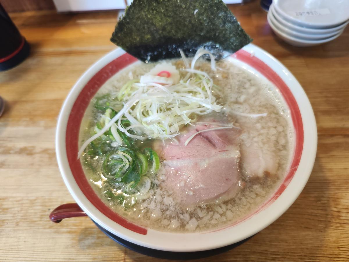 【火曜日限定】背脂煮干し塩らぁ麺