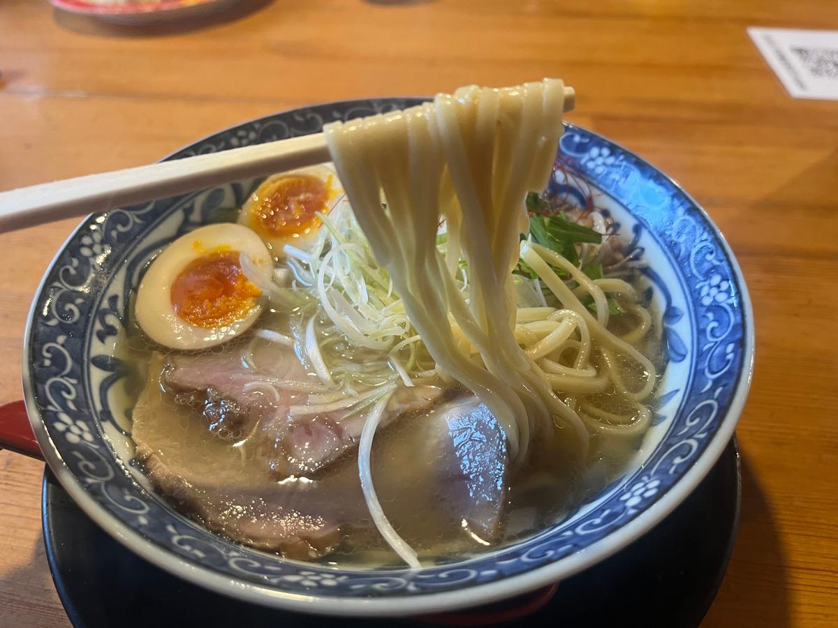 平たい太麺