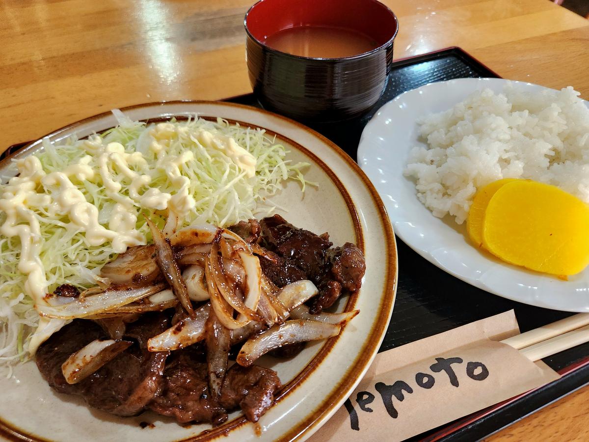 ボリュームたっぷりの焼肉定食です