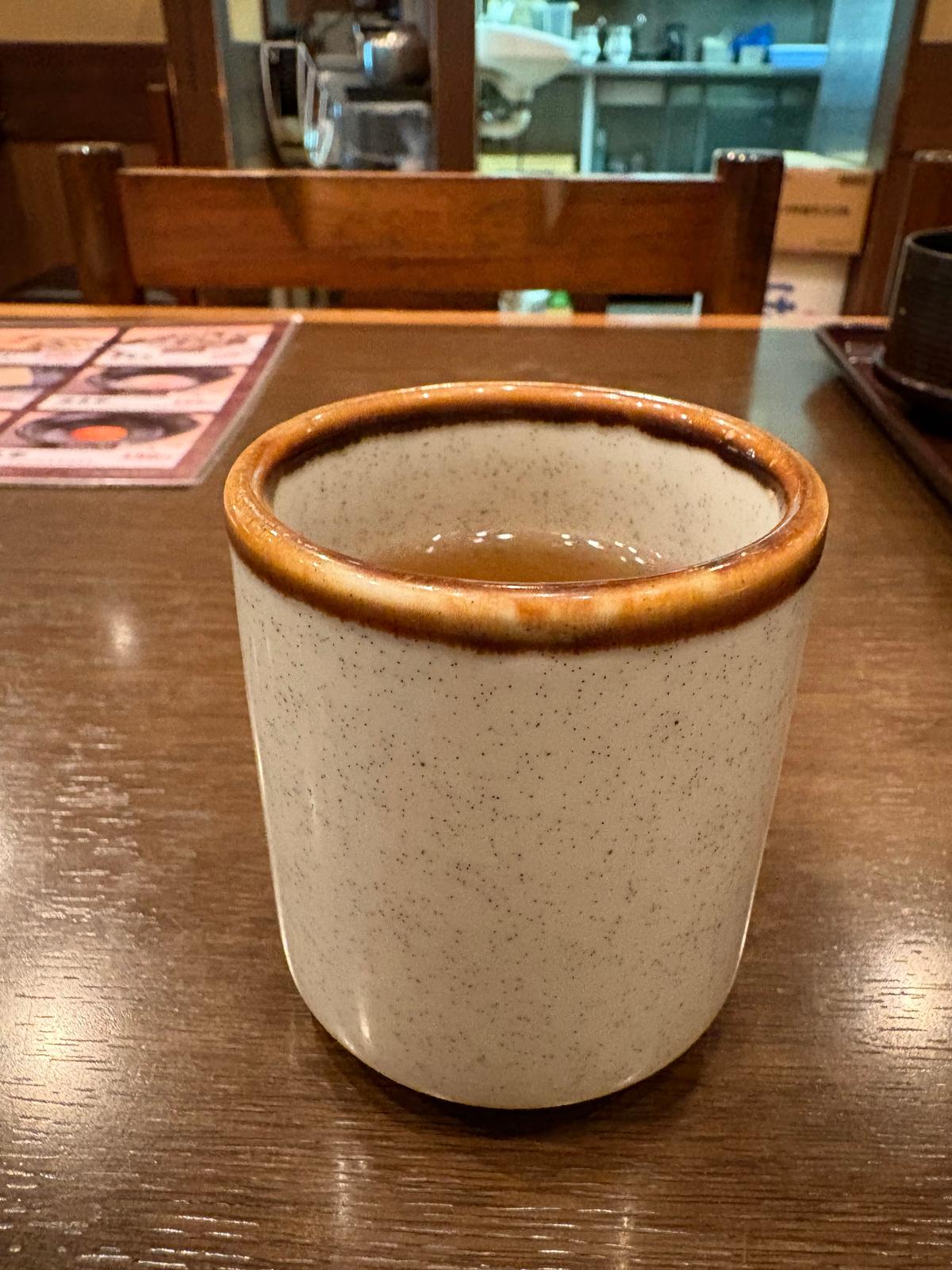 蕎麦屋の蕎麦茶、イイネエ