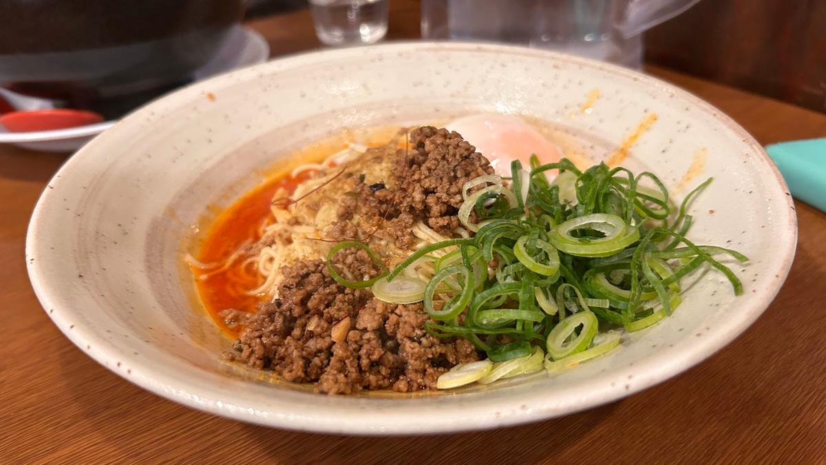 混ぜるほどにおいしくなる汁なし担々麵