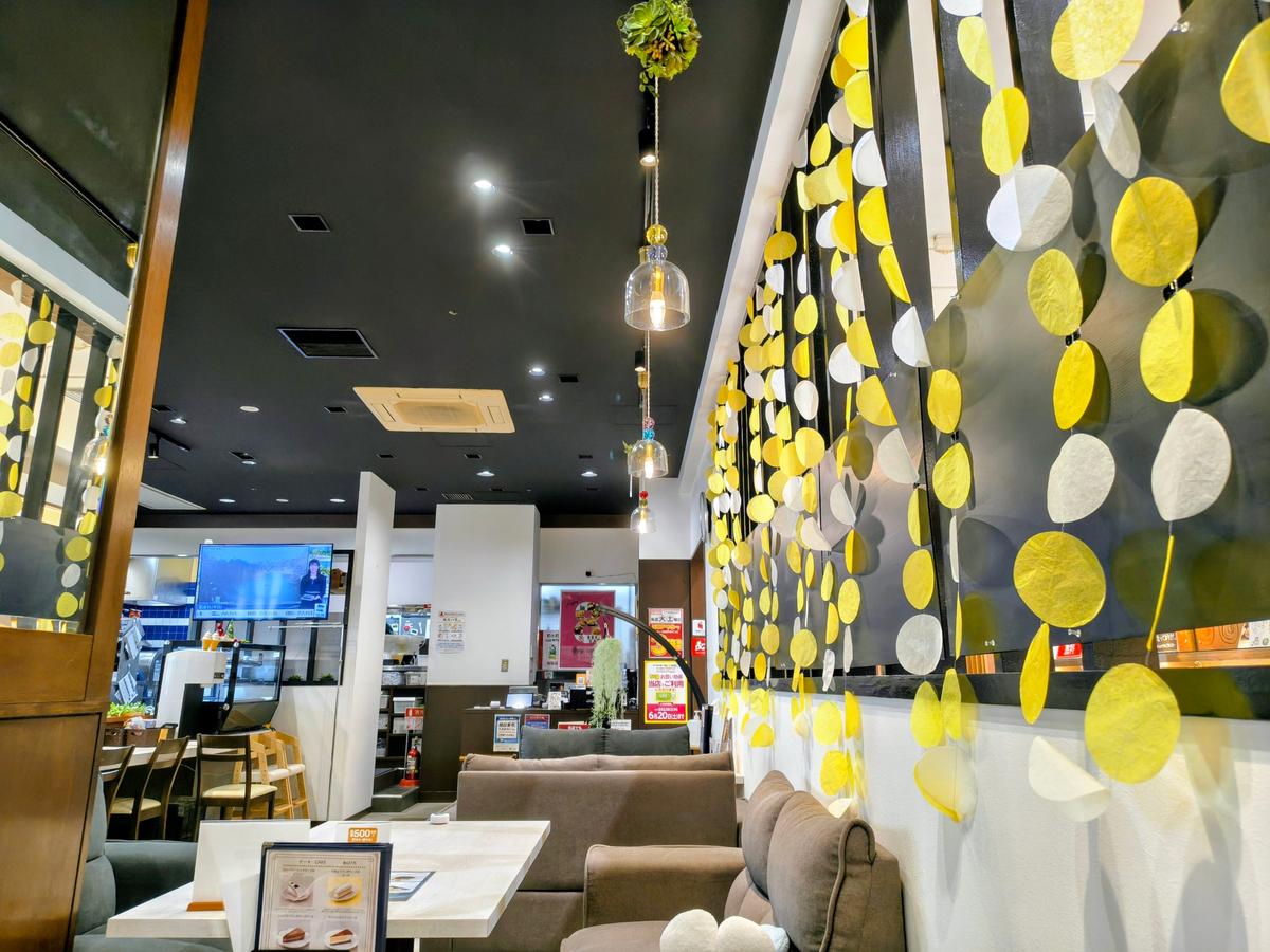 とっても広い店内！その時々に合わせて座れるスタイル✨