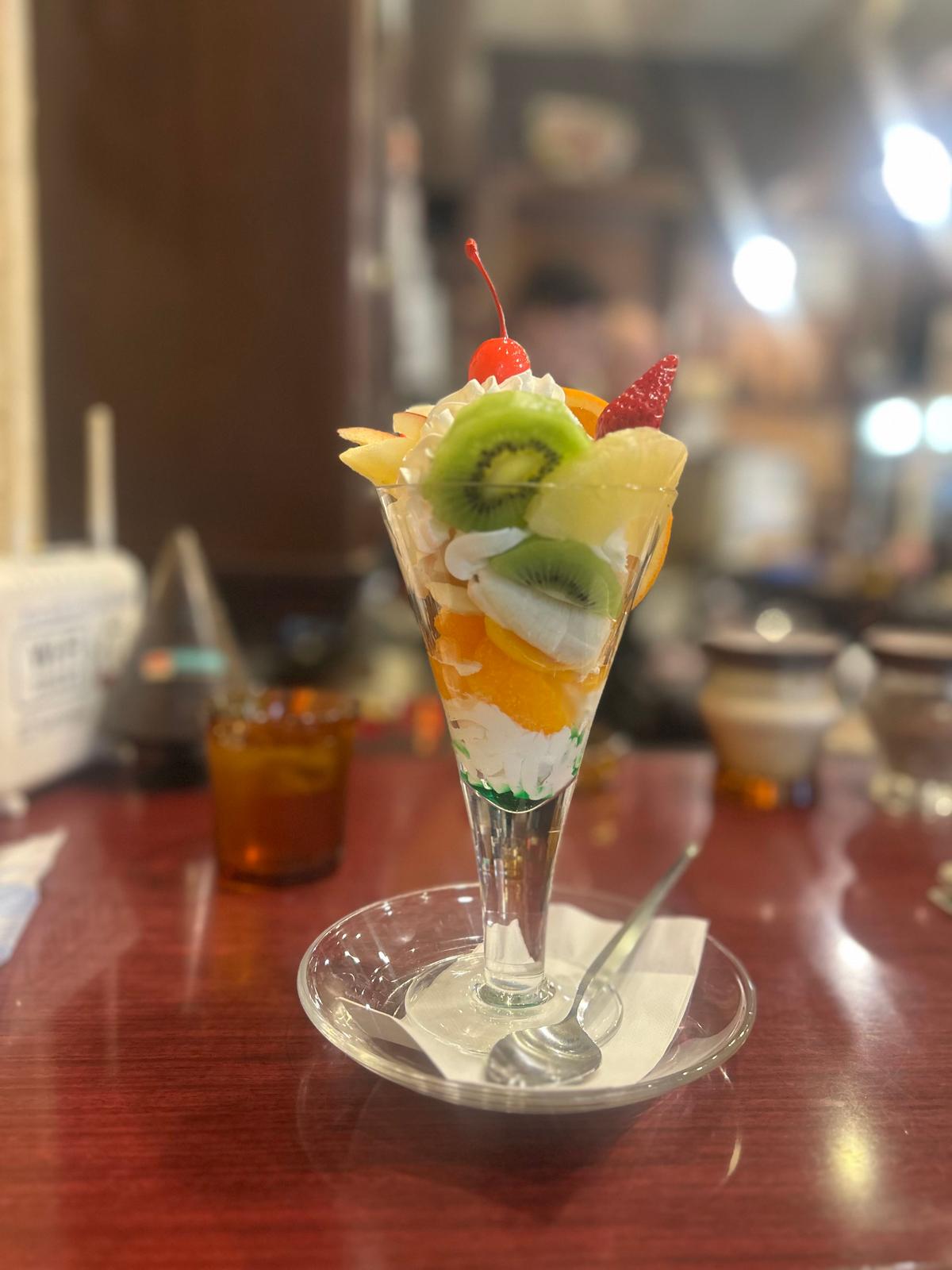 フルーツパフェ