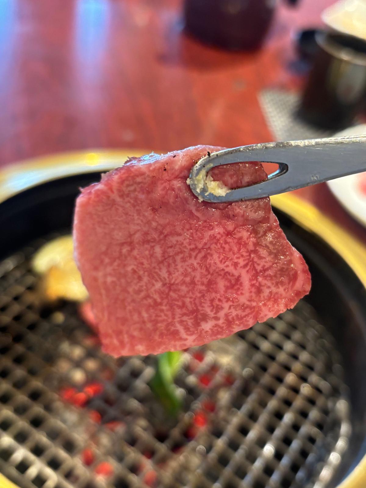 もも肉、ジューシーで旨みが広がる〜