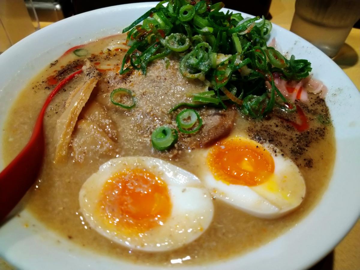 こってりラーメン味玉入り