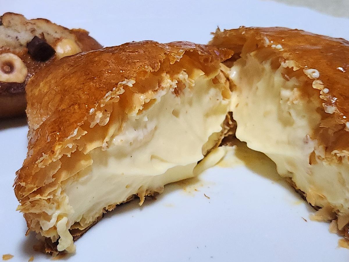 クリームがぱんぱんに詰まっています！