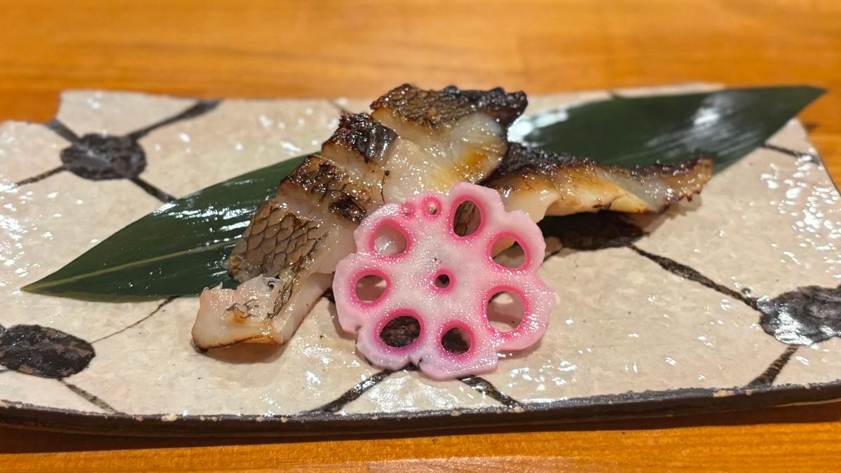 本日のおすすめにあったヘダイの西京焼き。焼き物は少しお時間かかるみたいです🤏