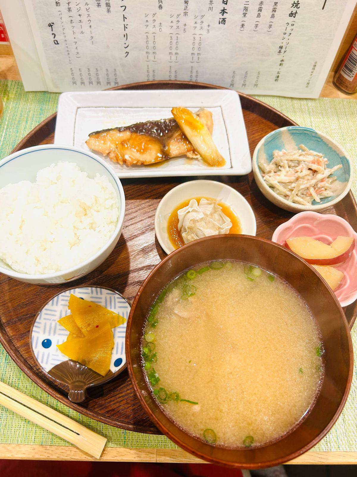 ブリの照り焼き定食