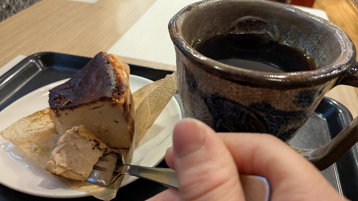 ブレンドコーヒー430円&手作りバスクチーズケーキ５００円