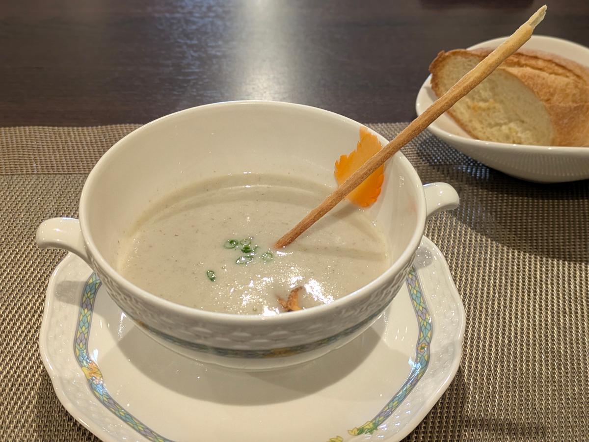 添えられた人参にも味付けされています