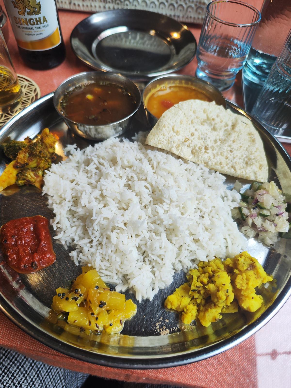 カレー(海老のラッサム)