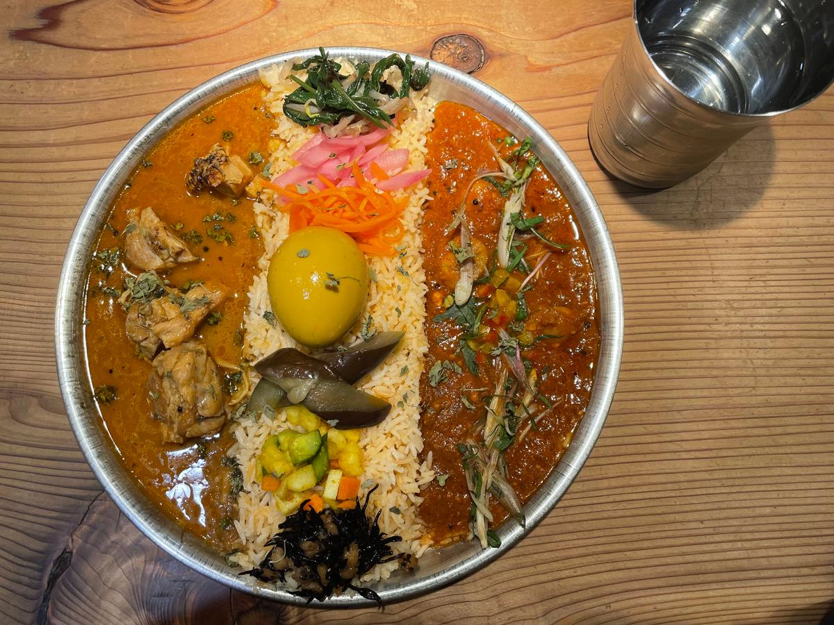 あいがけカレーに+お惣菜