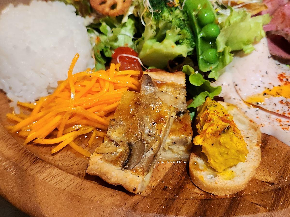 少しずつ色々食べられるのが嬉しい♪
