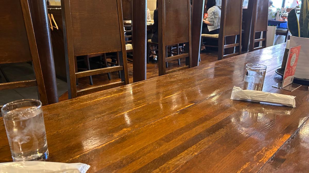 店内はレトロ調な雰囲気